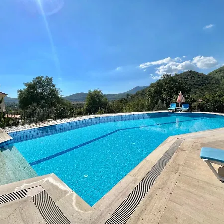 别墅 Family-friendly 4 Bedroom With Pool And Garden -