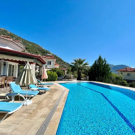 Family-friendly 4 Bedroom With Pool And Garden - 别墅