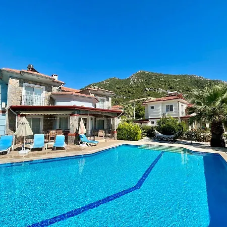 Family-friendly 4 Bedroom With Pool And Garden - 别墅 *